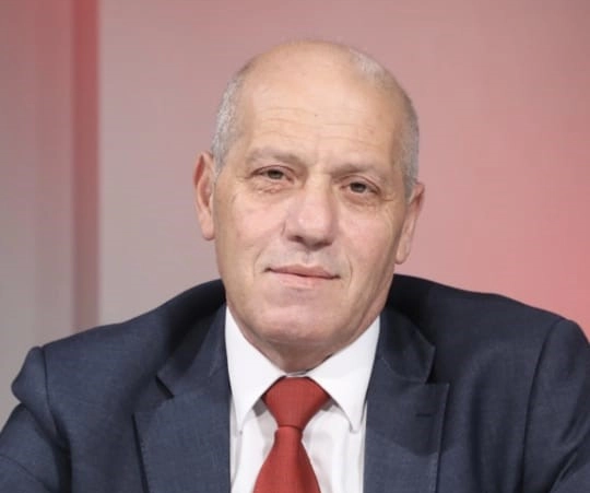 الأستاذ ماهر أبو طير