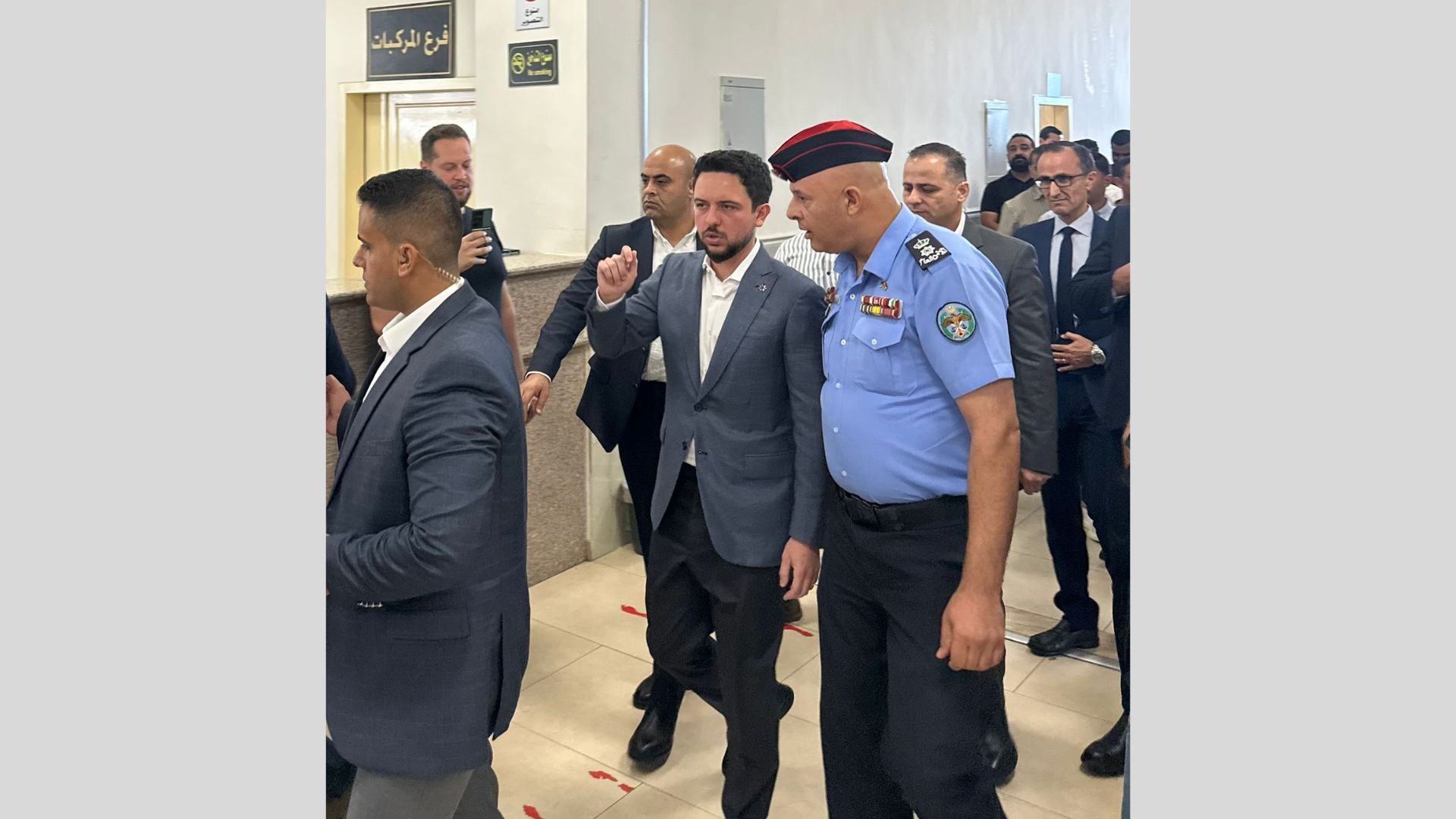 Crown Prince Visits West Amman Licensing Department