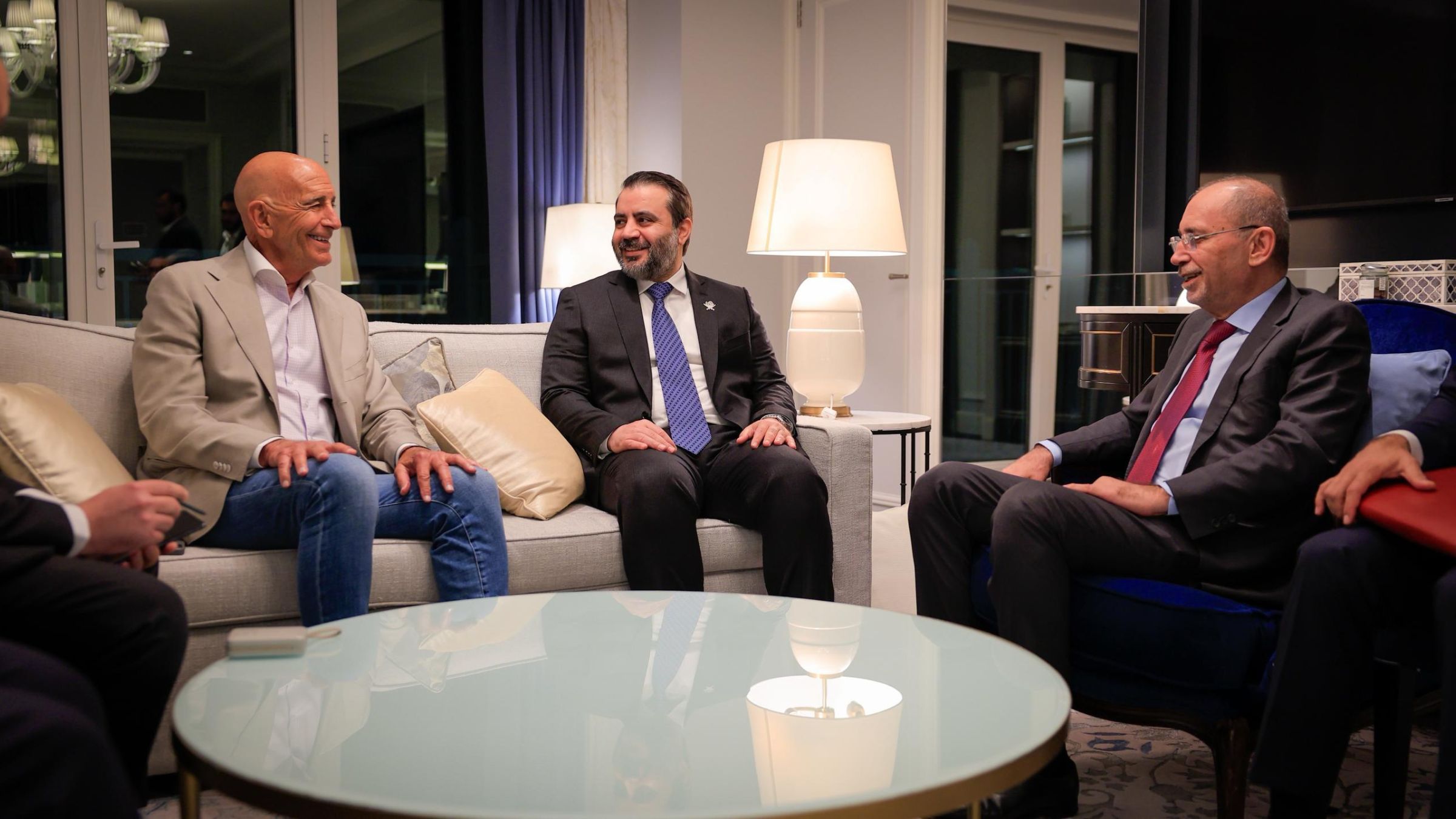 FM Holds Talks with Syrian Counterpart in Doha