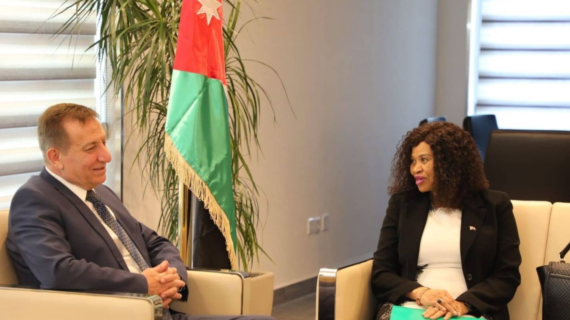 Jordan, South Africa discuss implementing sustainable floriculture project in Tafila