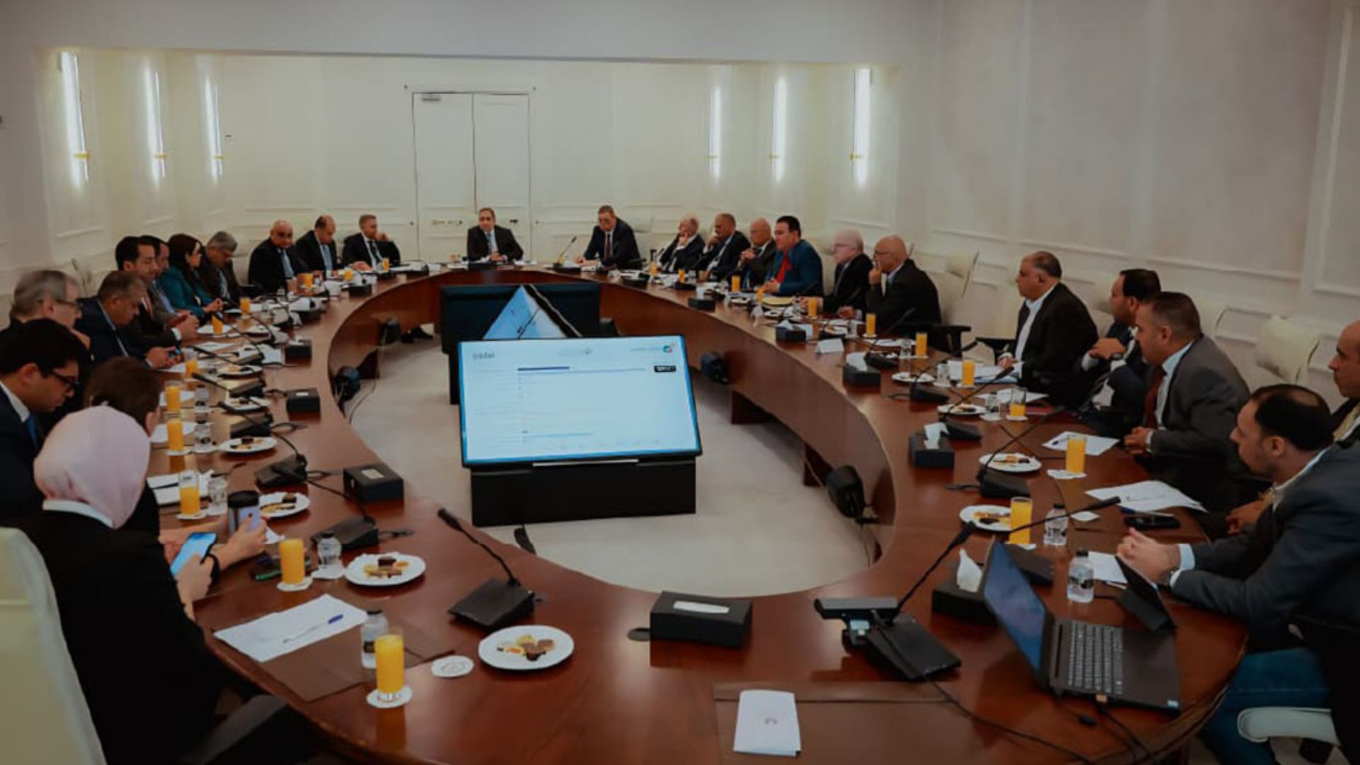 Investment Minister Meets Developers of Free, Development Zones to Boost Business Climate