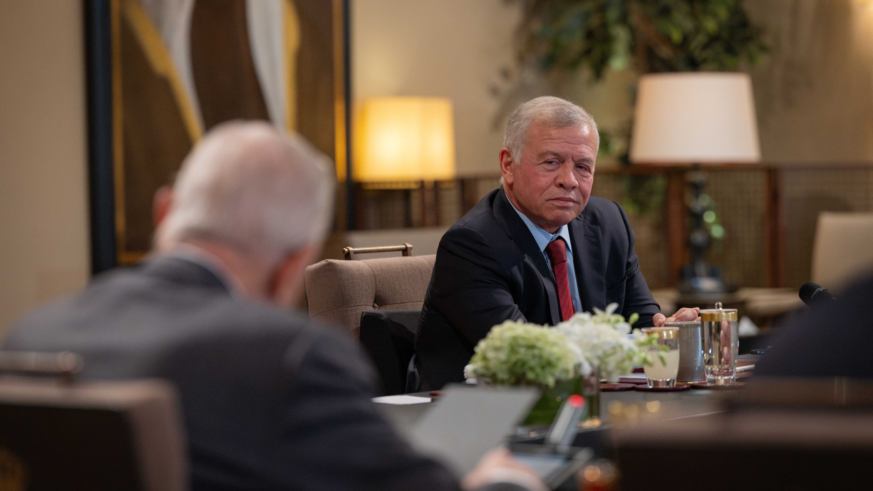 King meets with former PMs to discuss regional developments, New York visit