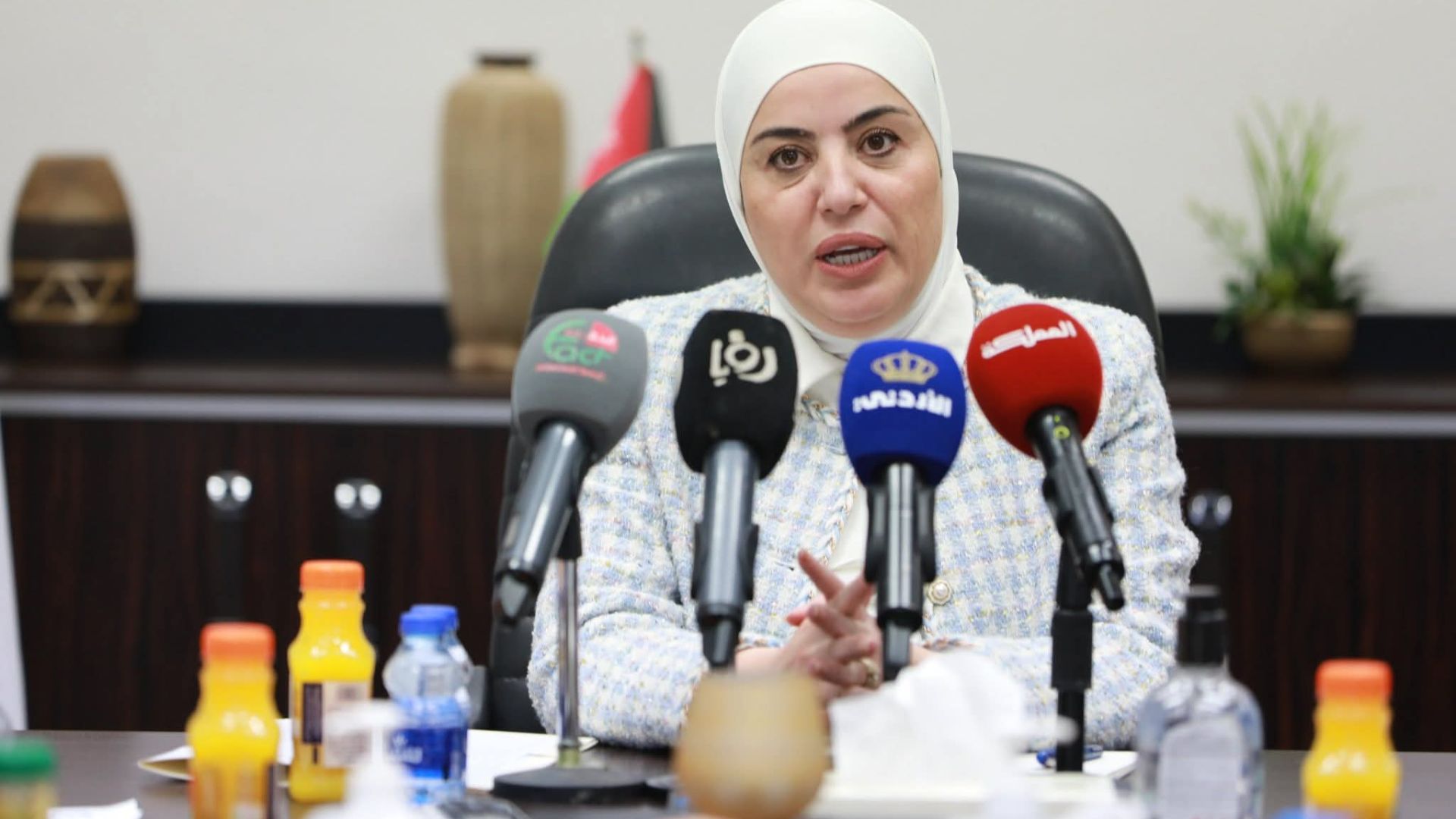 Social development minister inaugurates Emergency Aid Service