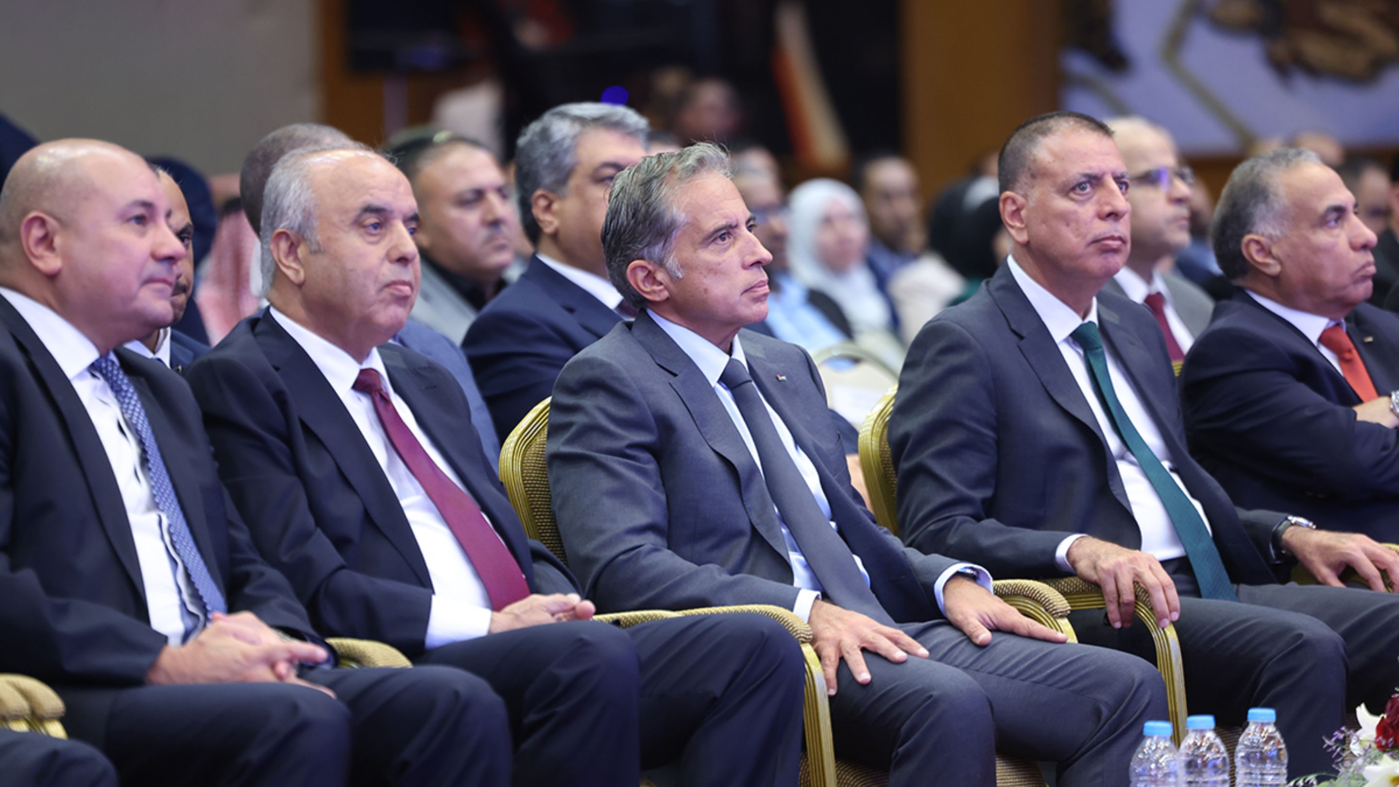 Prime Minister Honors Teachers, Announces Expanded Support Programs