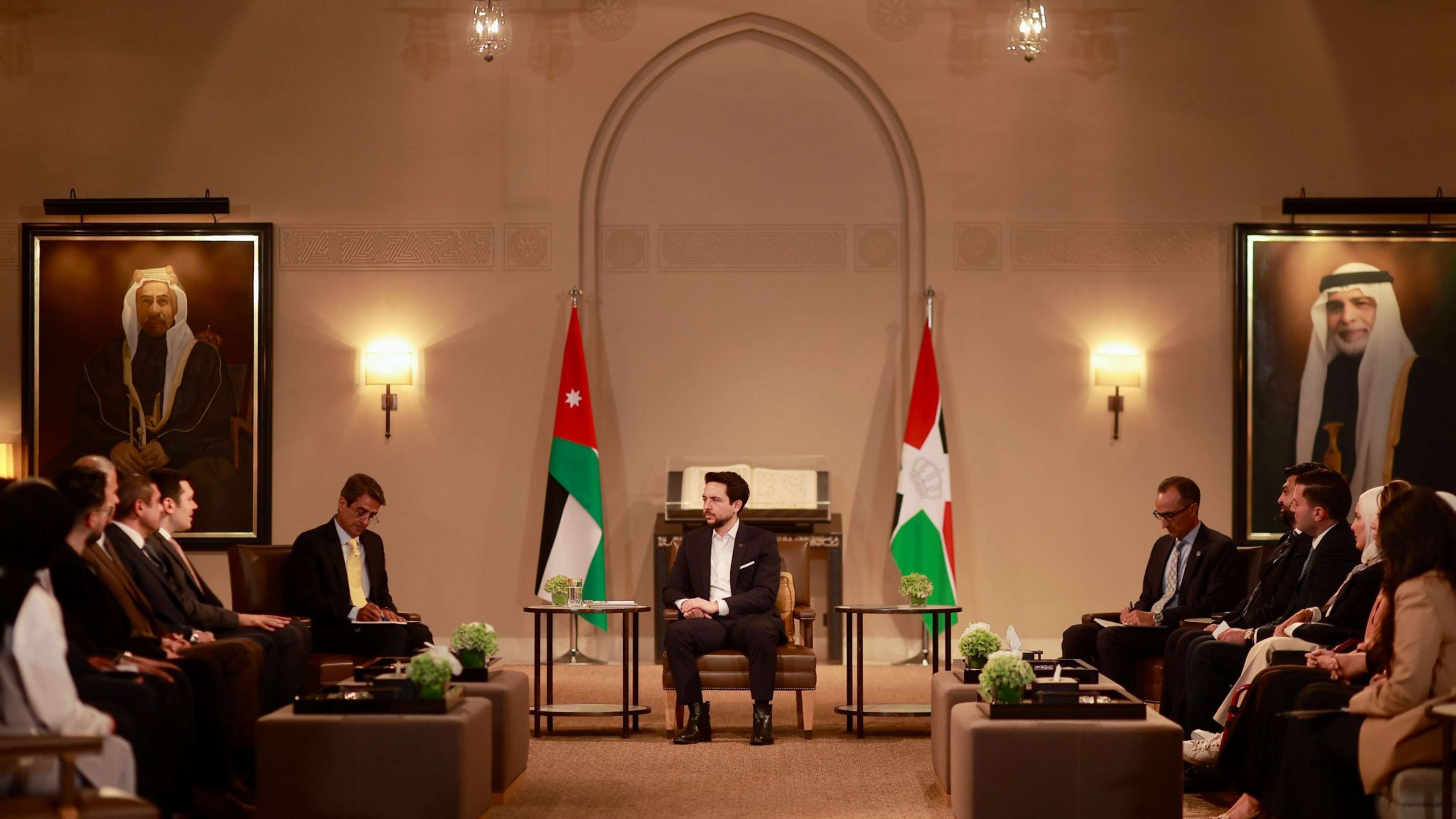 Crown Prince meets winners of Al Hussein bin Abdullah II Award for Voluntary Service