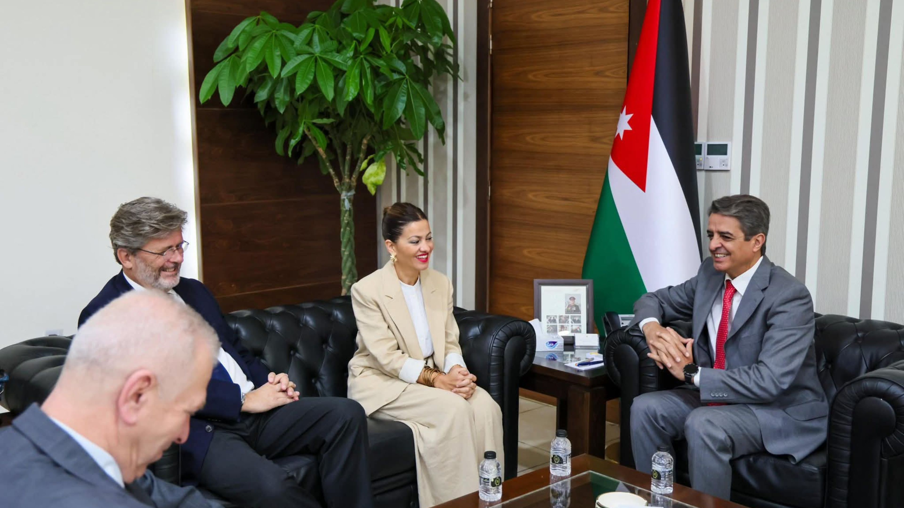 Jordan, Spain Discuss Youth Cooperation