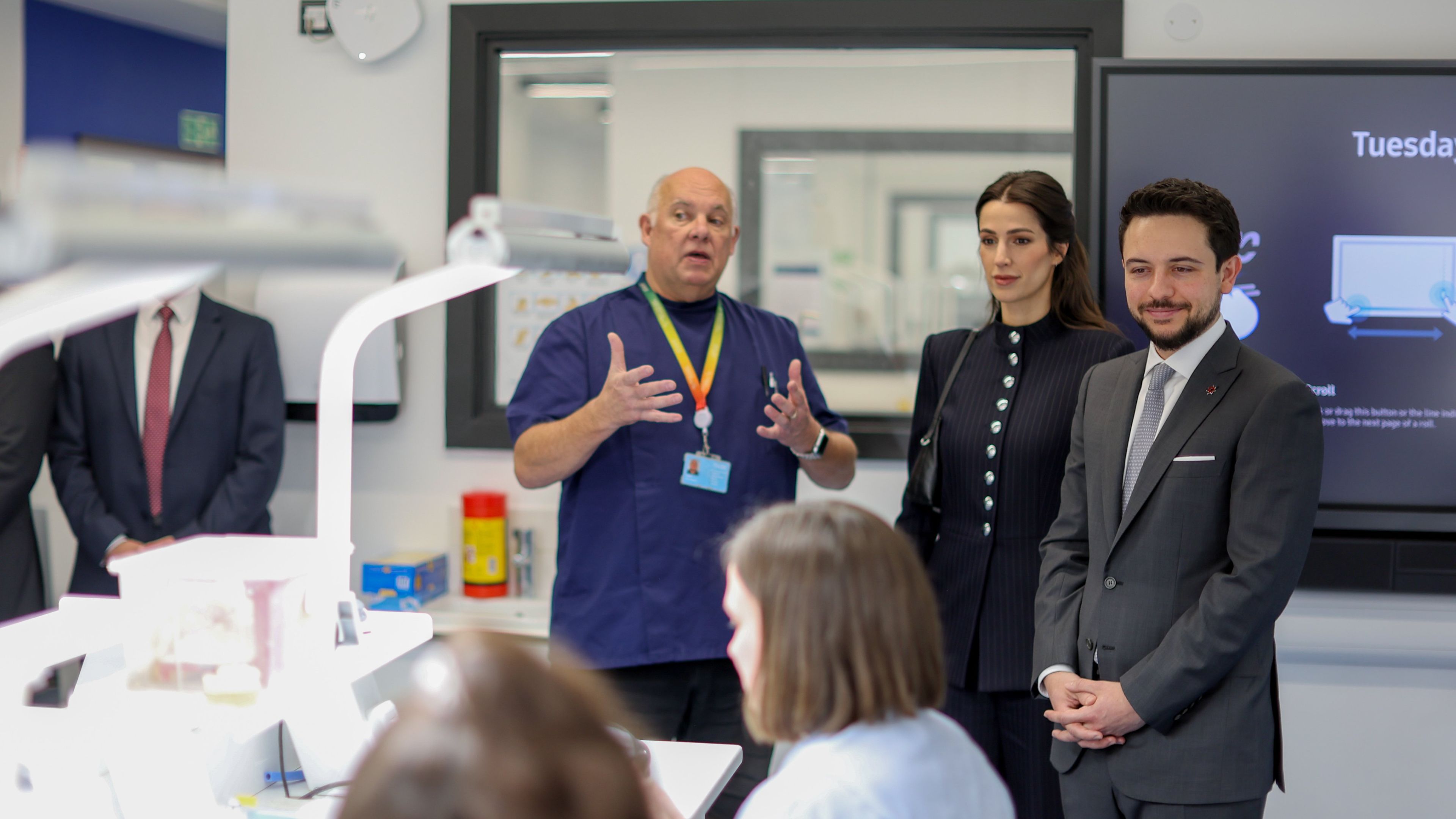  ولي العهد يلتقي ممثلين عن شركة بيرسون العالمية في لندن