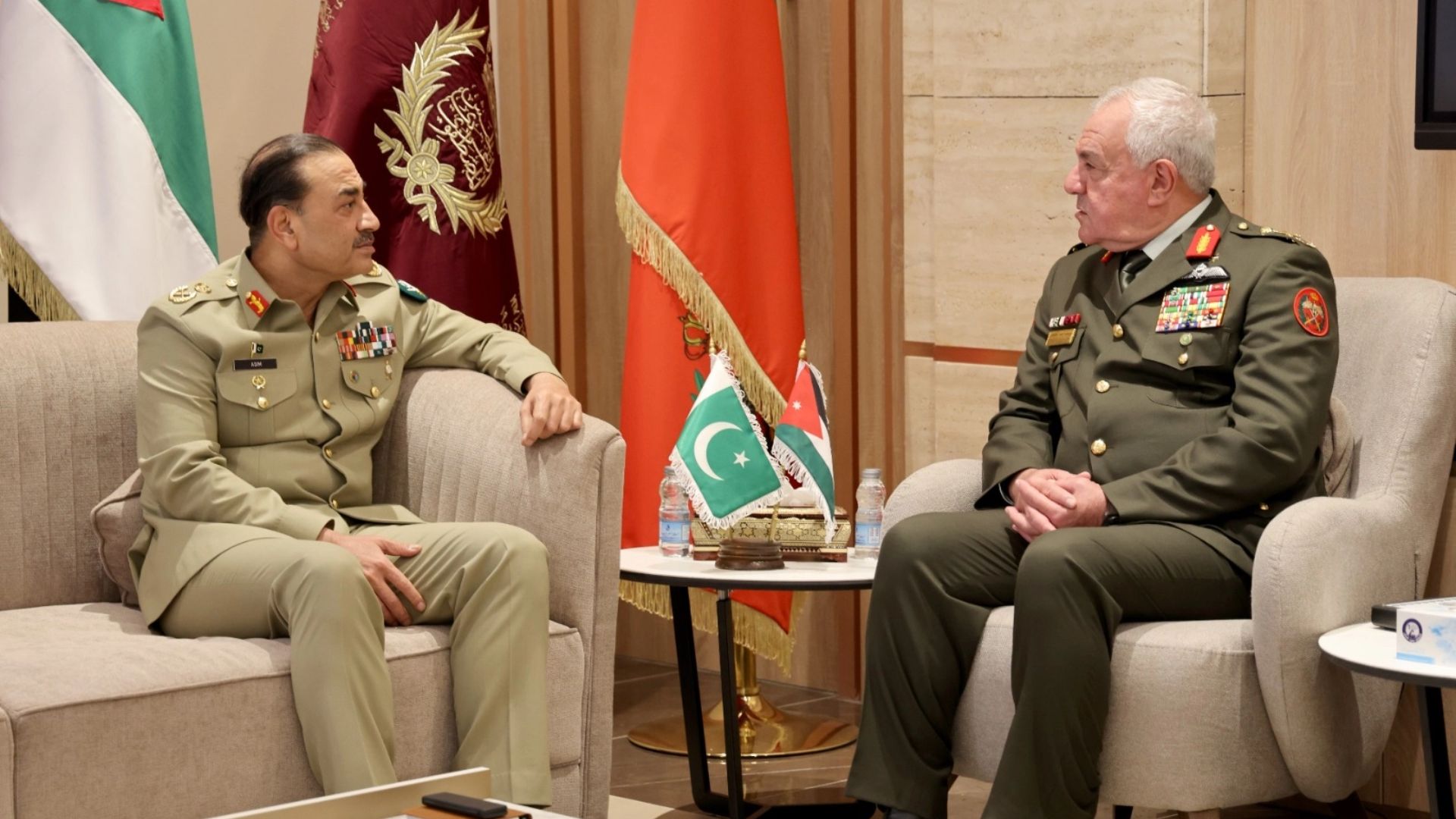 رئيس هيئة الأركان يستقبل رئيس أركان القوات البرية الباكستانية