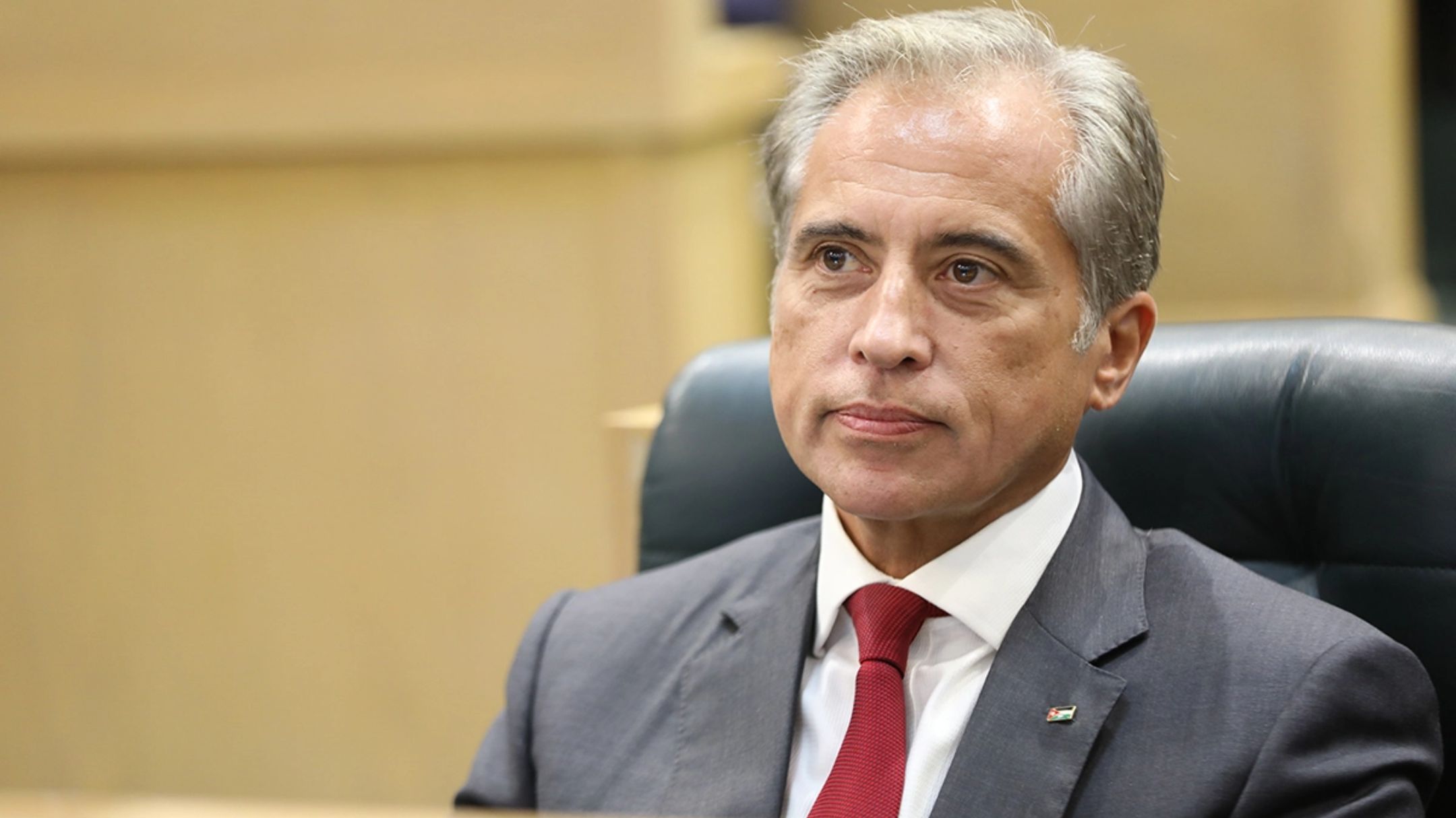  رئيس الوزراء يهنئ القاضي بتوليه منصب رئيس مجلس النواب