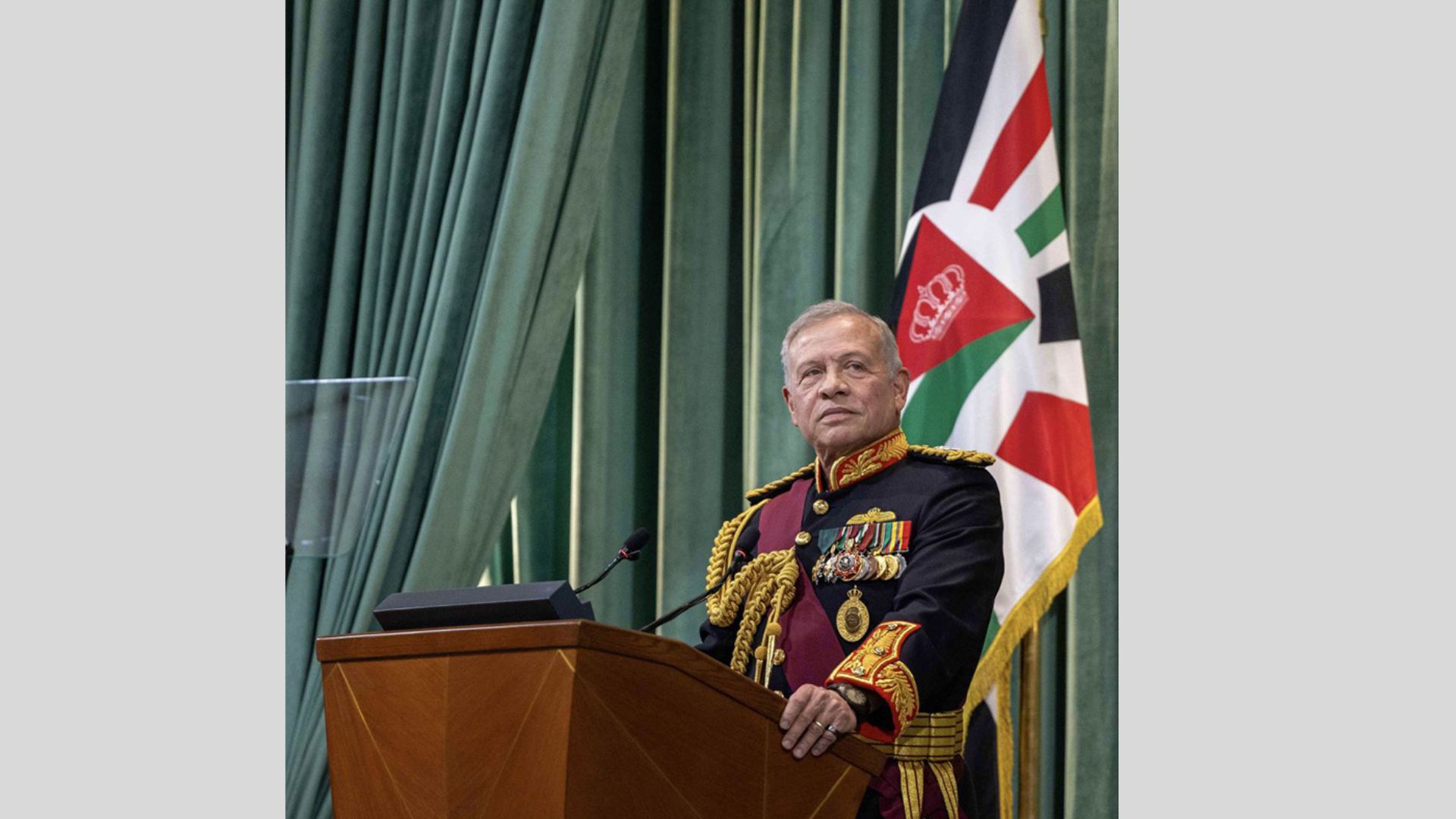  الملك يلقي خطاب العرش في افتتاح الدورة العادية الثانية لمجلس الأمة العشرين