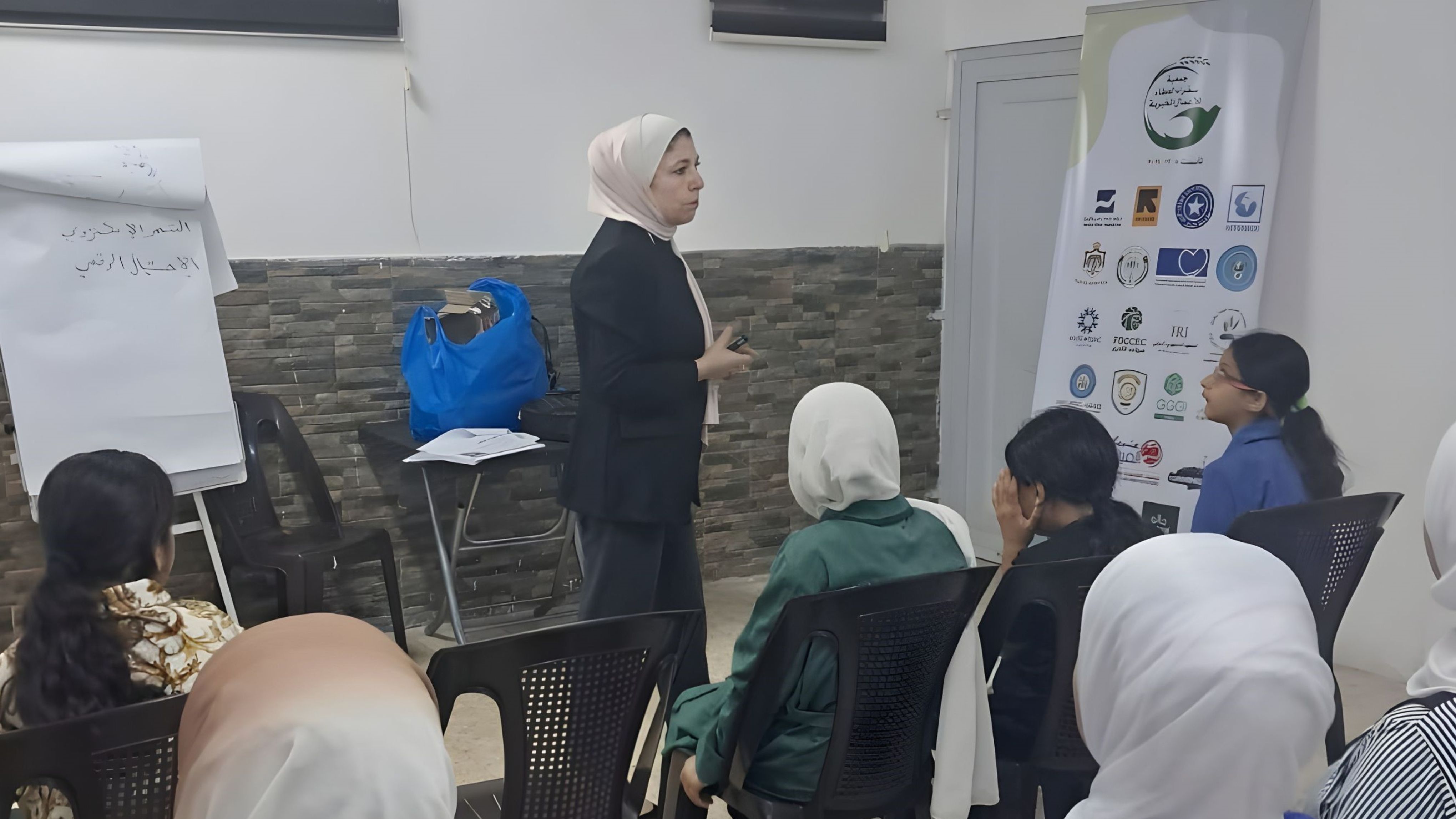 سفراء العطاء تنتدي حول العنف الرقمي