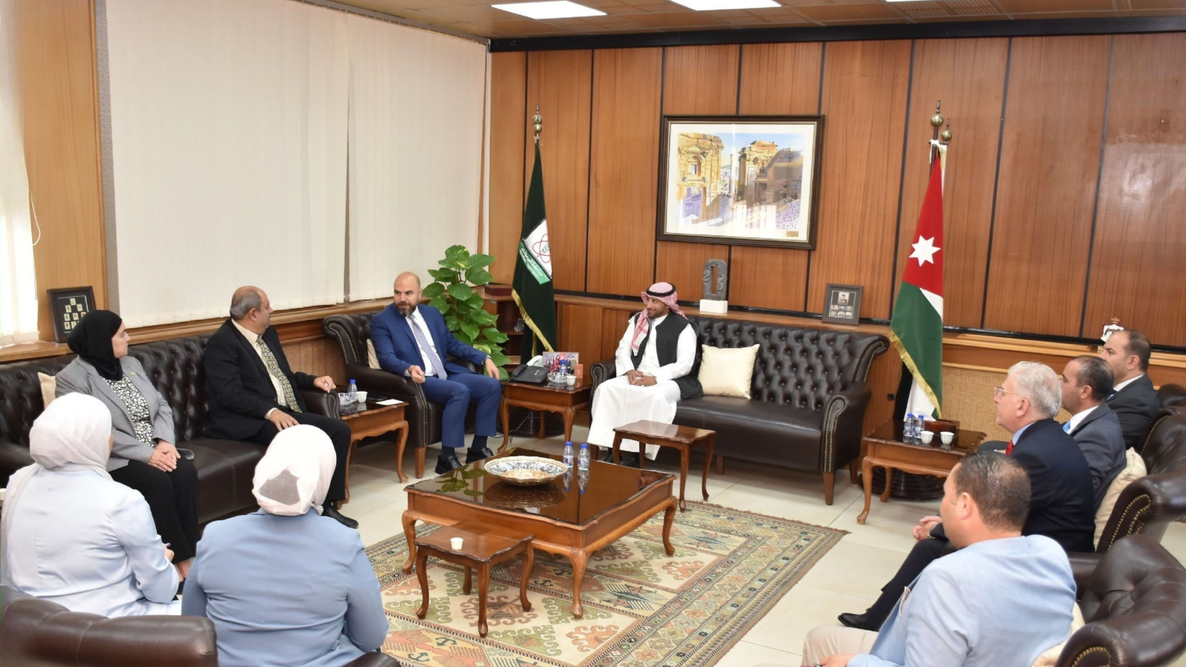 &quot;اليرموك&quot; والمكتب الثقافي الكويتي يبحثان التعاون الأكاديمي