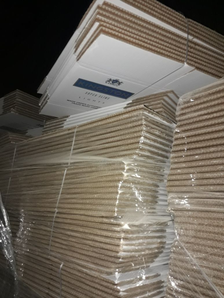 الجمارك تضبط مزرعة تبغ مساحتها أكثر من 200 دونم و 70 طنا من مستلزمات انتاج السجائر&lt;br&gt;