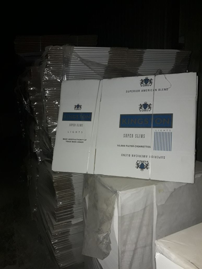 الجمارك تضبط مزرعة تبغ مساحتها أكثر من 200 دونم و 70 طنا من مستلزمات انتاج السجائر&lt;br&gt;