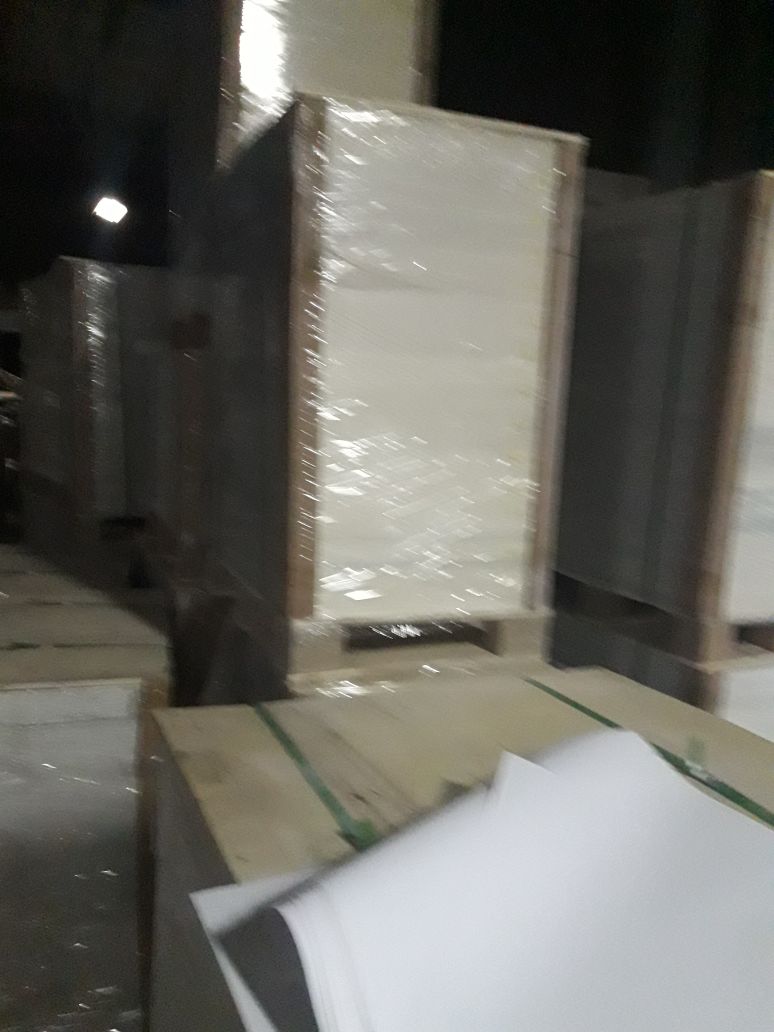 الجمارك تضبط مزرعة تبغ مساحتها أكثر من 200 دونم و 70 طنا من مستلزمات انتاج السجائر&lt;br&gt;