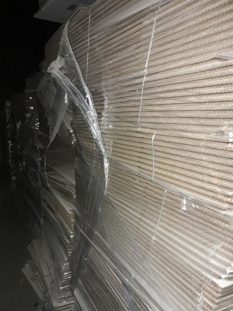 الجمارك تضبط مزرعة تبغ مساحتها أكثر من 200 دونم و 70 طنا من مستلزمات انتاج السجائر&lt;br&gt;