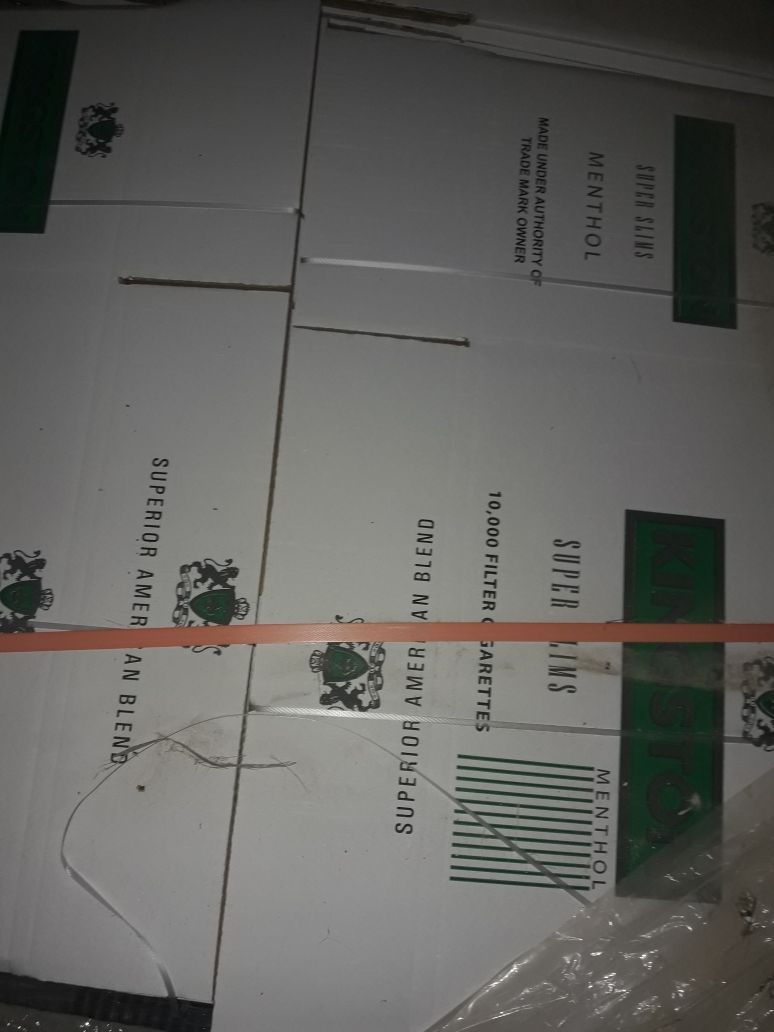 الجمارك تضبط مزرعة تبغ مساحتها أكثر من 200 دونم و 70 طنا من مستلزمات انتاج السجائر&lt;br&gt;