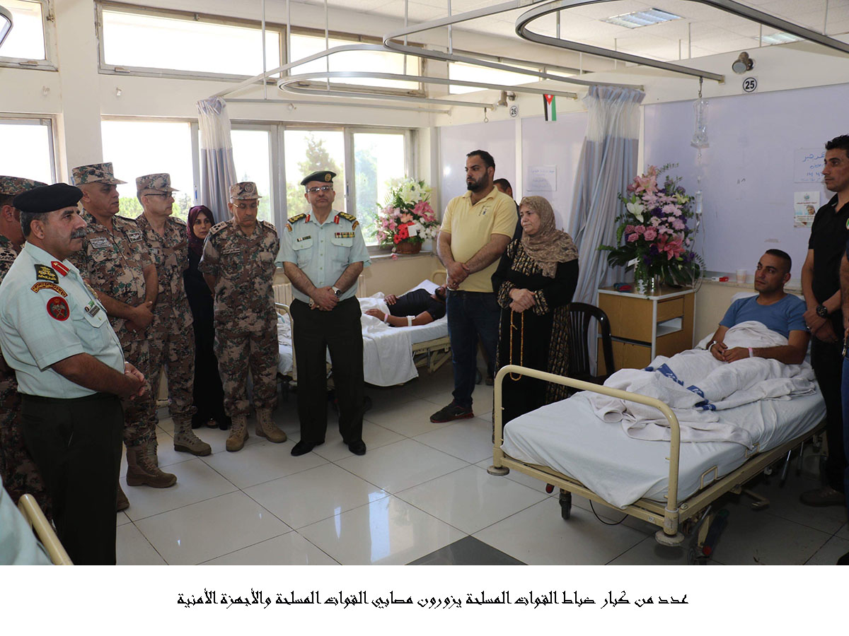 عدد من كبار ضباط القوات المسلحة يزورون مصابي القوات المسلحة والأجهزة الأمنية &lt;br&gt;