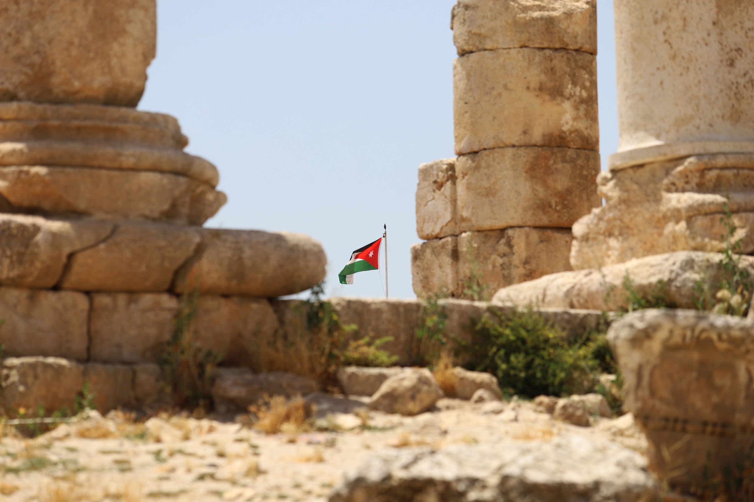 علم الأردن من جبل القلعة في العاصمة عمان ... تصوير محمد ابوكف