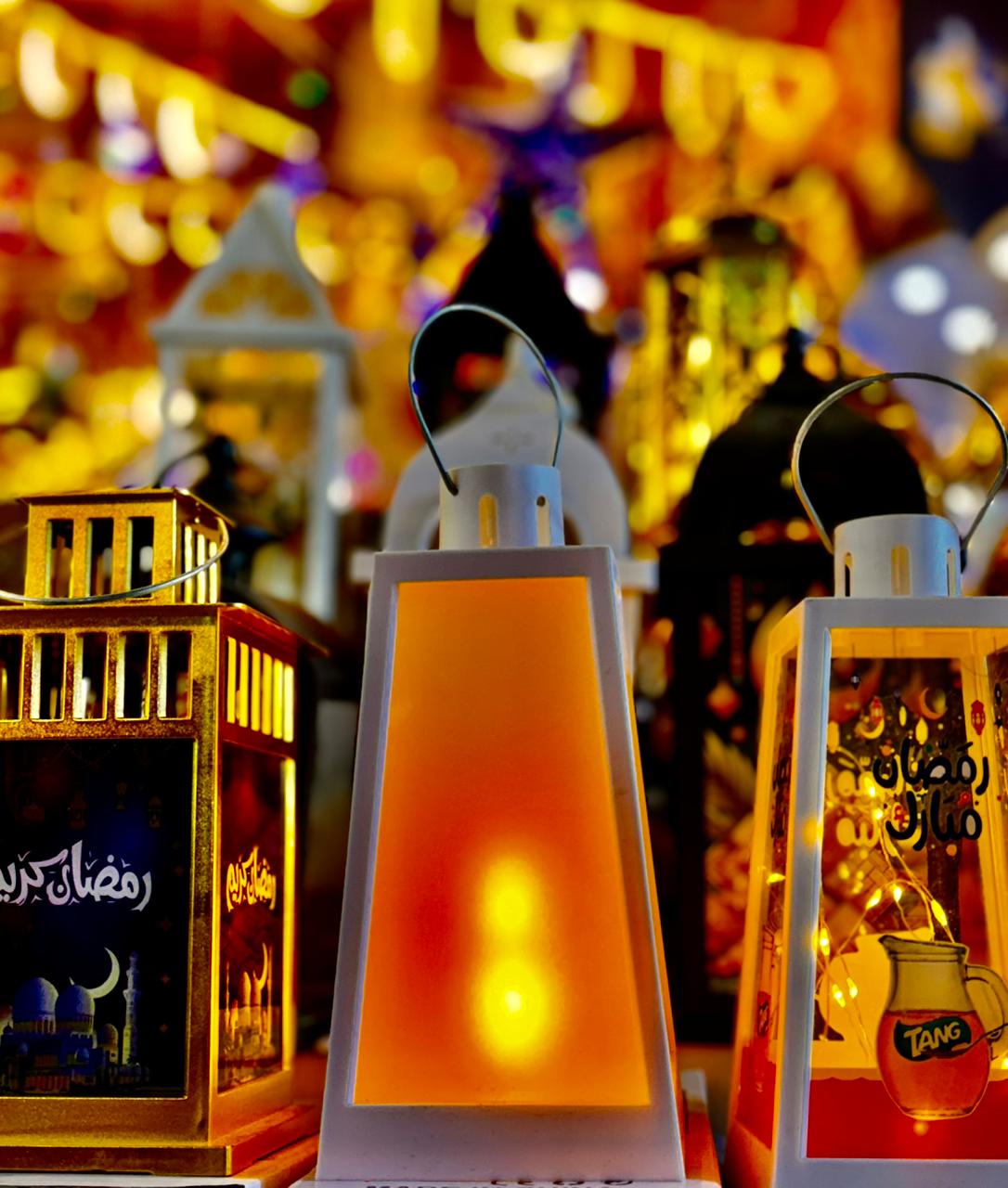قناديل رمضان تتلألأ بأنوارها، أبتهاجا بروحانية الشهر الفضيل. تصوير وتعليق: رانا النمرات