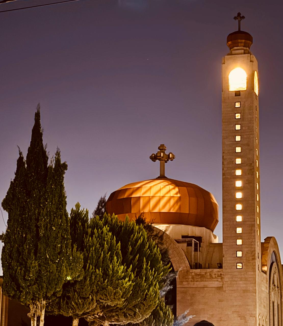 من قلب الكنائس تتعالى ترانيم الفصح الذي يحمل في طياته رسالة الأمل والمحبة....  تصوير وتعليق: رانا النمرات