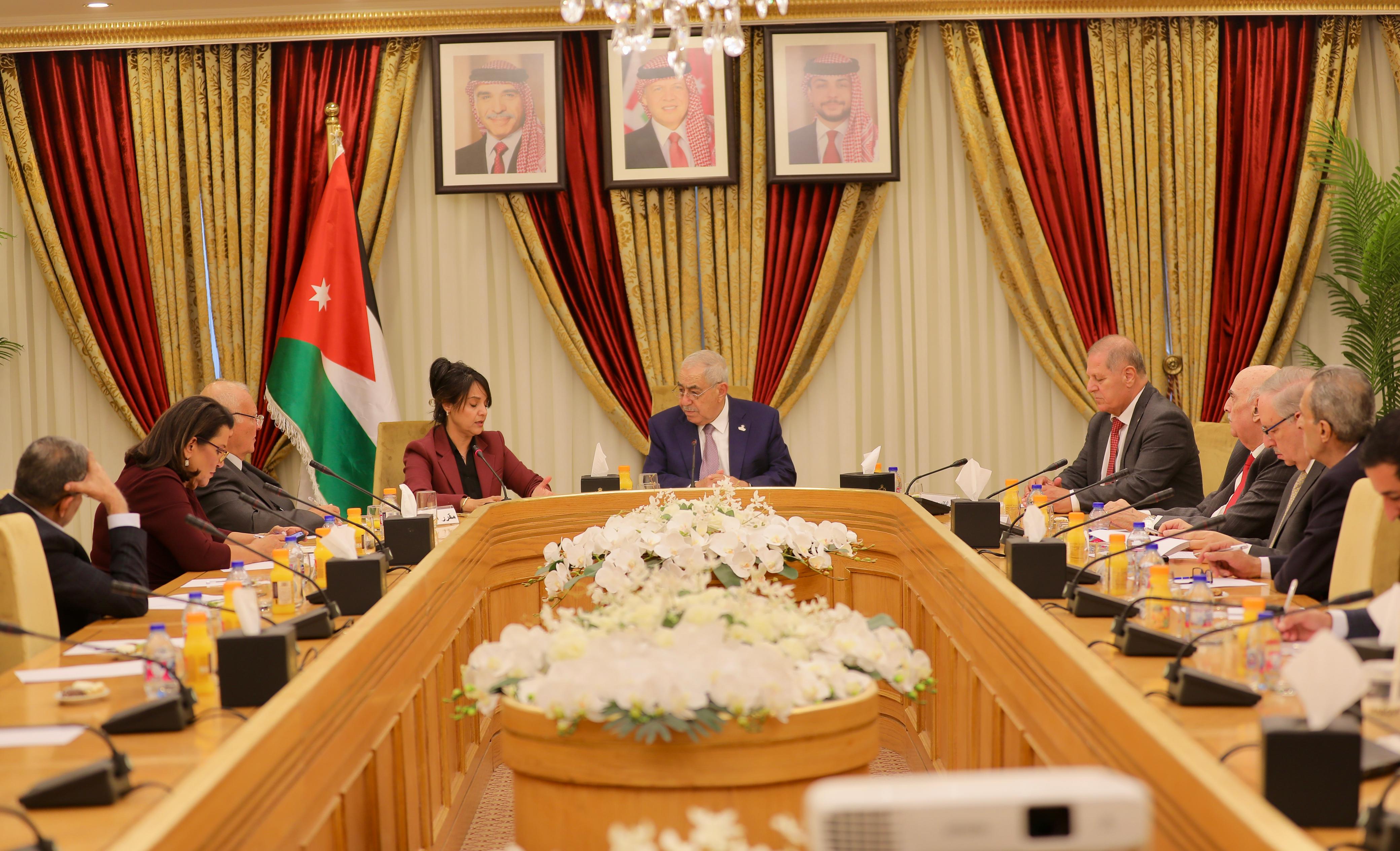  اللجنة الصحية في الأعيان تُجري مراجعة لاستراتيجية القطاع