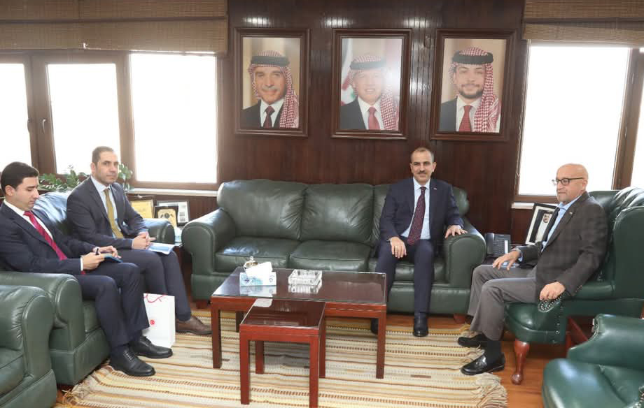 وزير المياه يبحث والسفير التركي أوجه التعاون المشترك