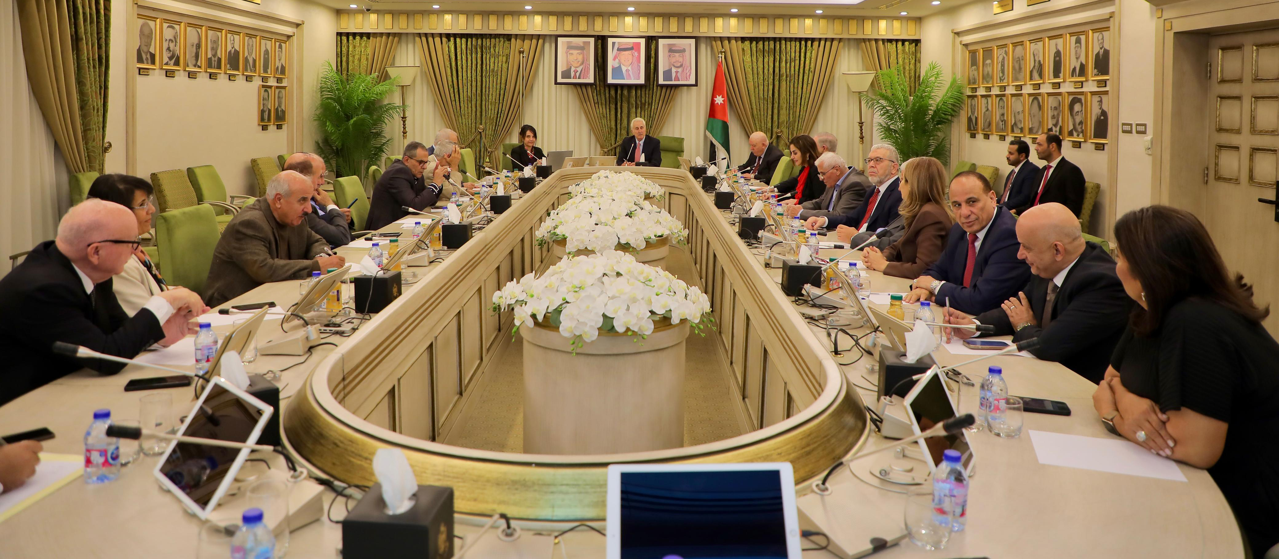  &quot;تربوية الأعيان&quot; تبحث سبل استخدام التقنيات الحديثة في عمل المجلس 