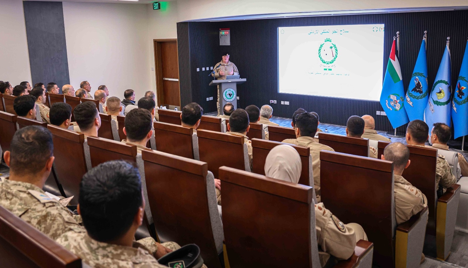  الحنيطي يتفقد عدداً من التشكيلات والوحدات على الواجهة الشمالية للمملكة