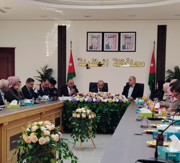  وزير الإدارة المحلية يتفقد بلديات محافظة الطفيلة