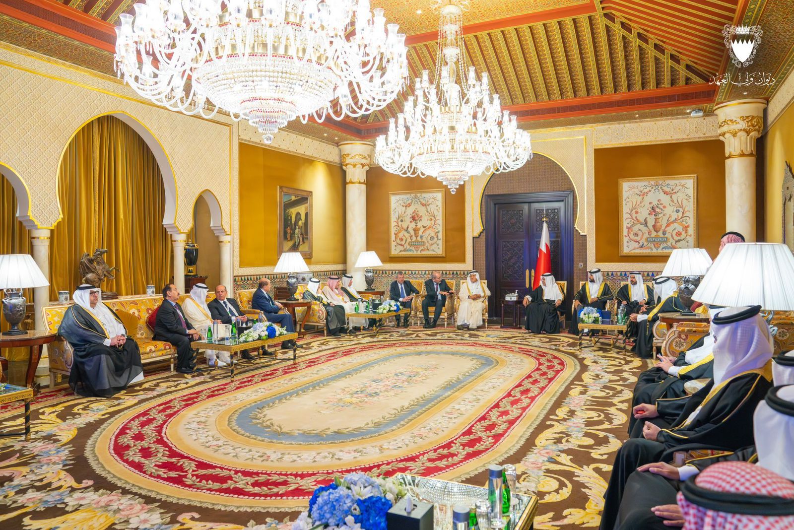  ولي العهد البحريني يستقبل رؤساء الوفود العربية المشاركة بحوار المنامة