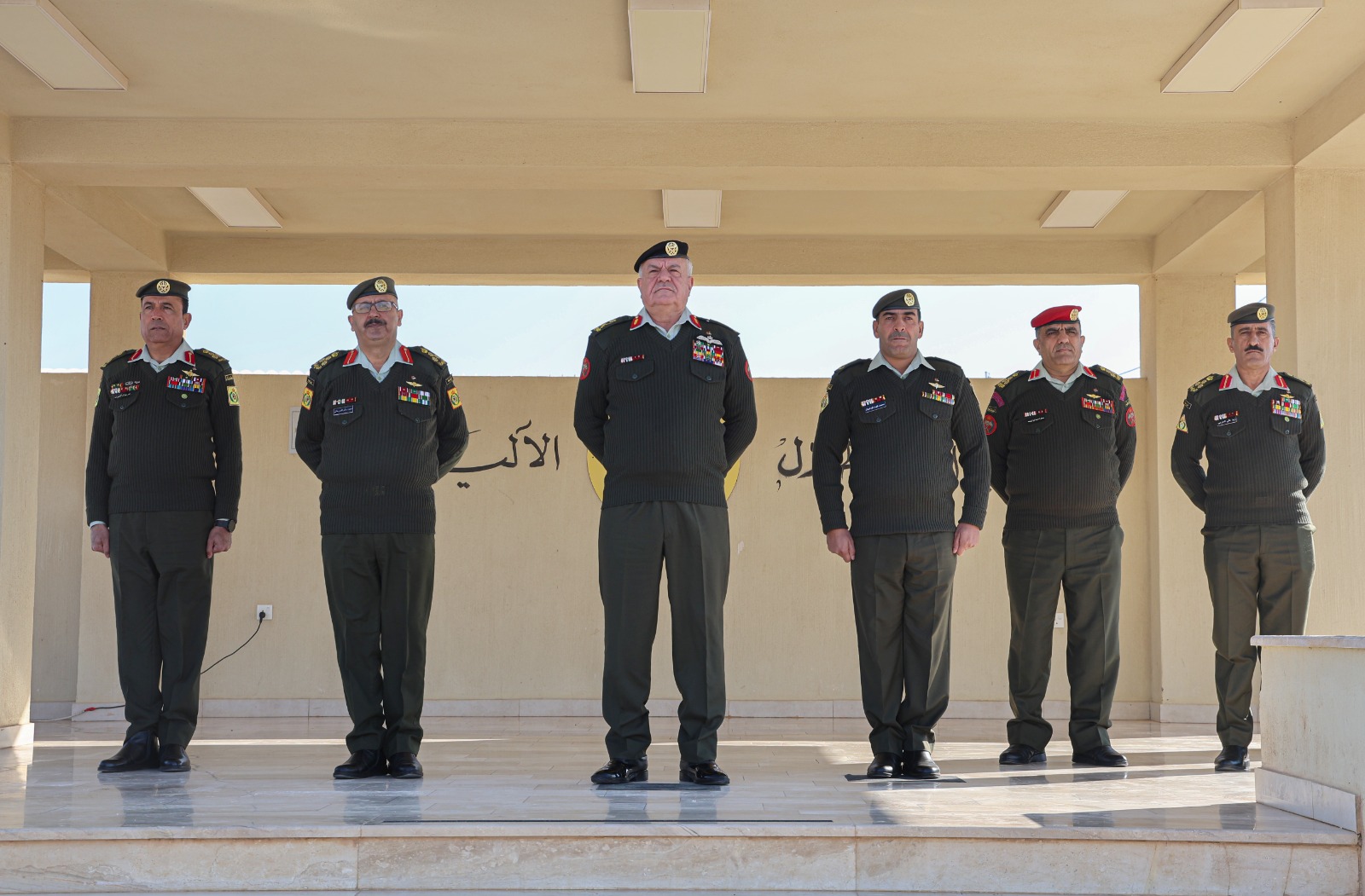  اللواء الركن الحنيطي يزور كتيبة الأمير طلال الآلية5 ويفتتح مباني فيها