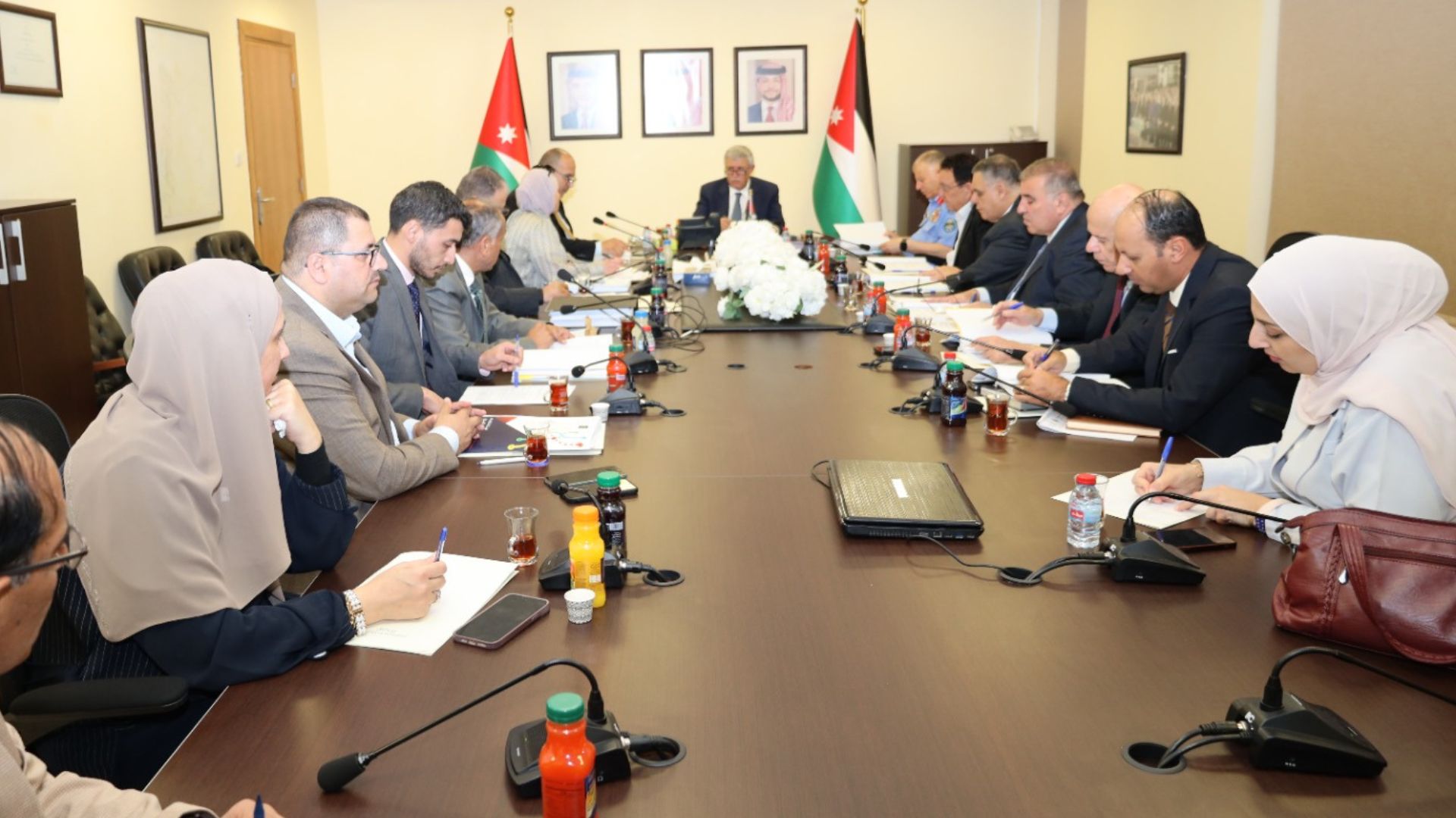  وزير النقل يوجه بتعزيز العمل الميداني لتحسين جودة النقل البري