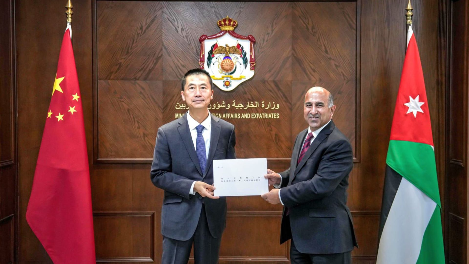 الخارجية تتسلم نسخة من أوراق اعتماد السفير الصيني