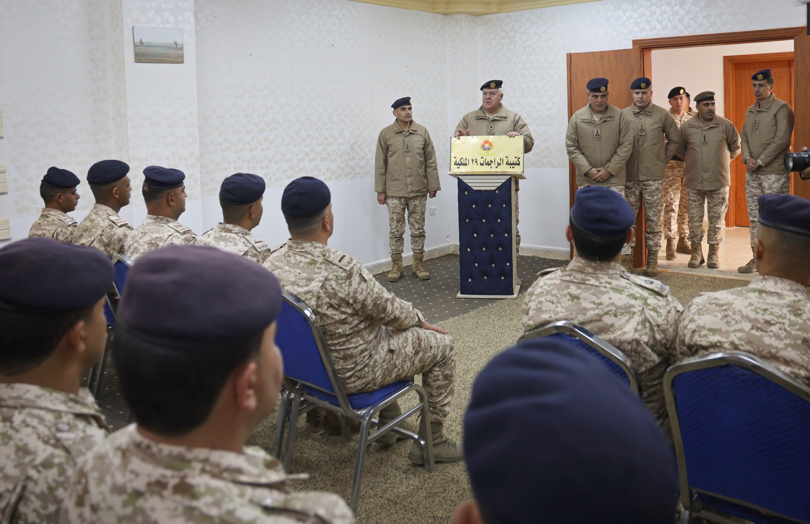  الحنيطي يتفقد عدداً من التشكيلات والوحدات على الواجهة الشمالية للمملكة