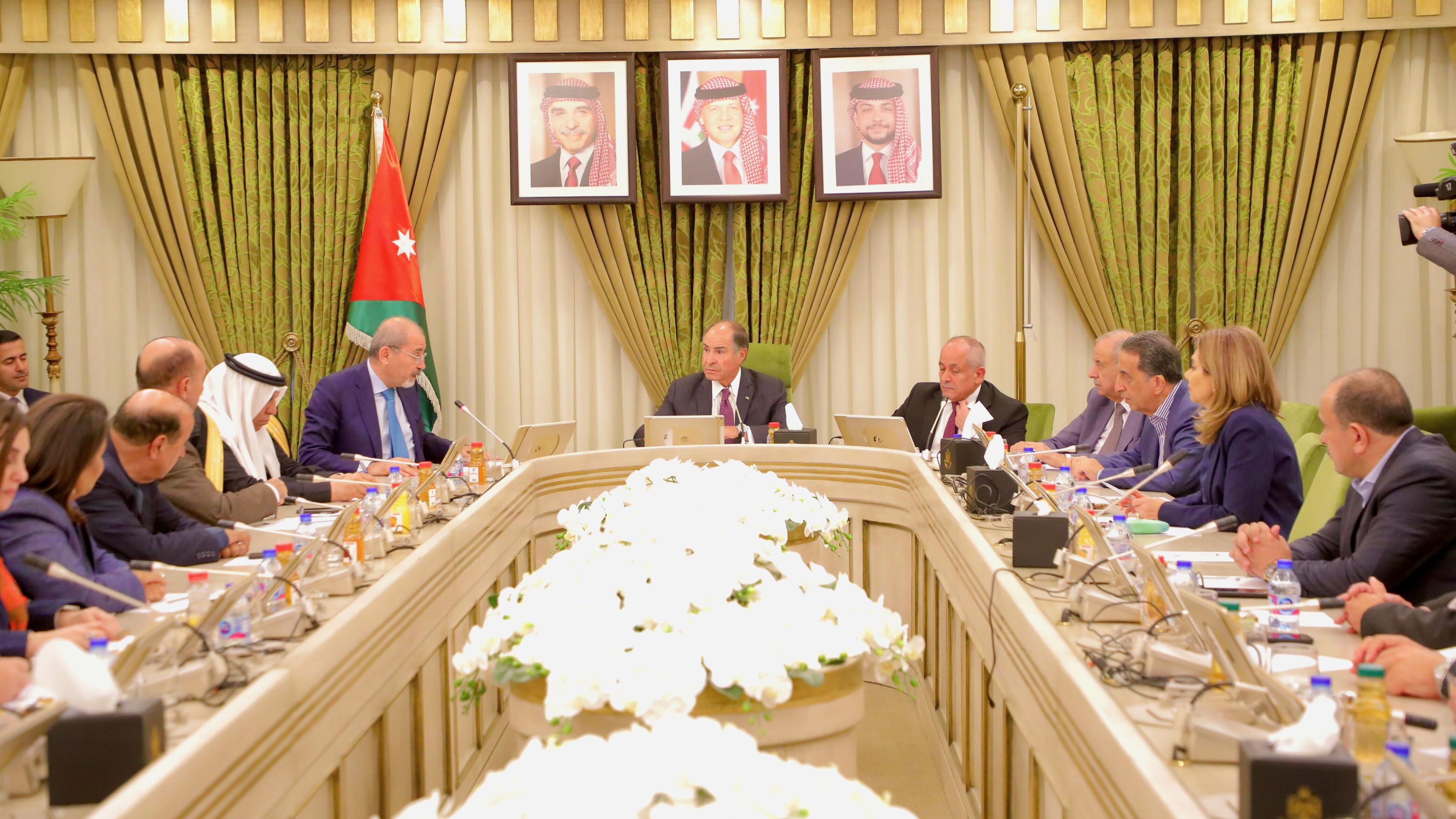  &quot;خارجية الأعيان&quot; تلتقي وزير الخارجية وشؤون المغتربين