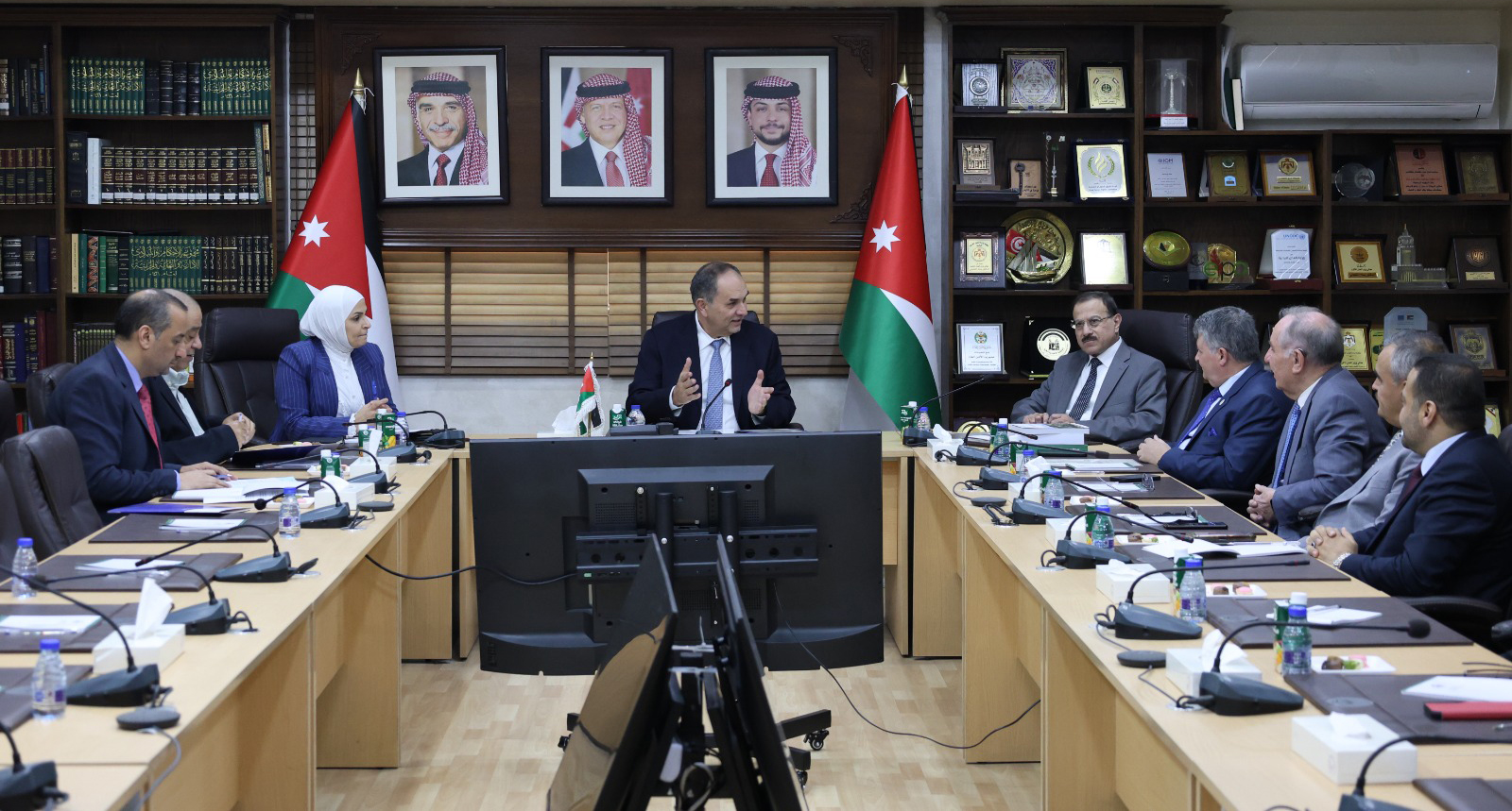  وزير العدل يؤكد أهمية الشراكة مع مؤسسات المجتمع المدني