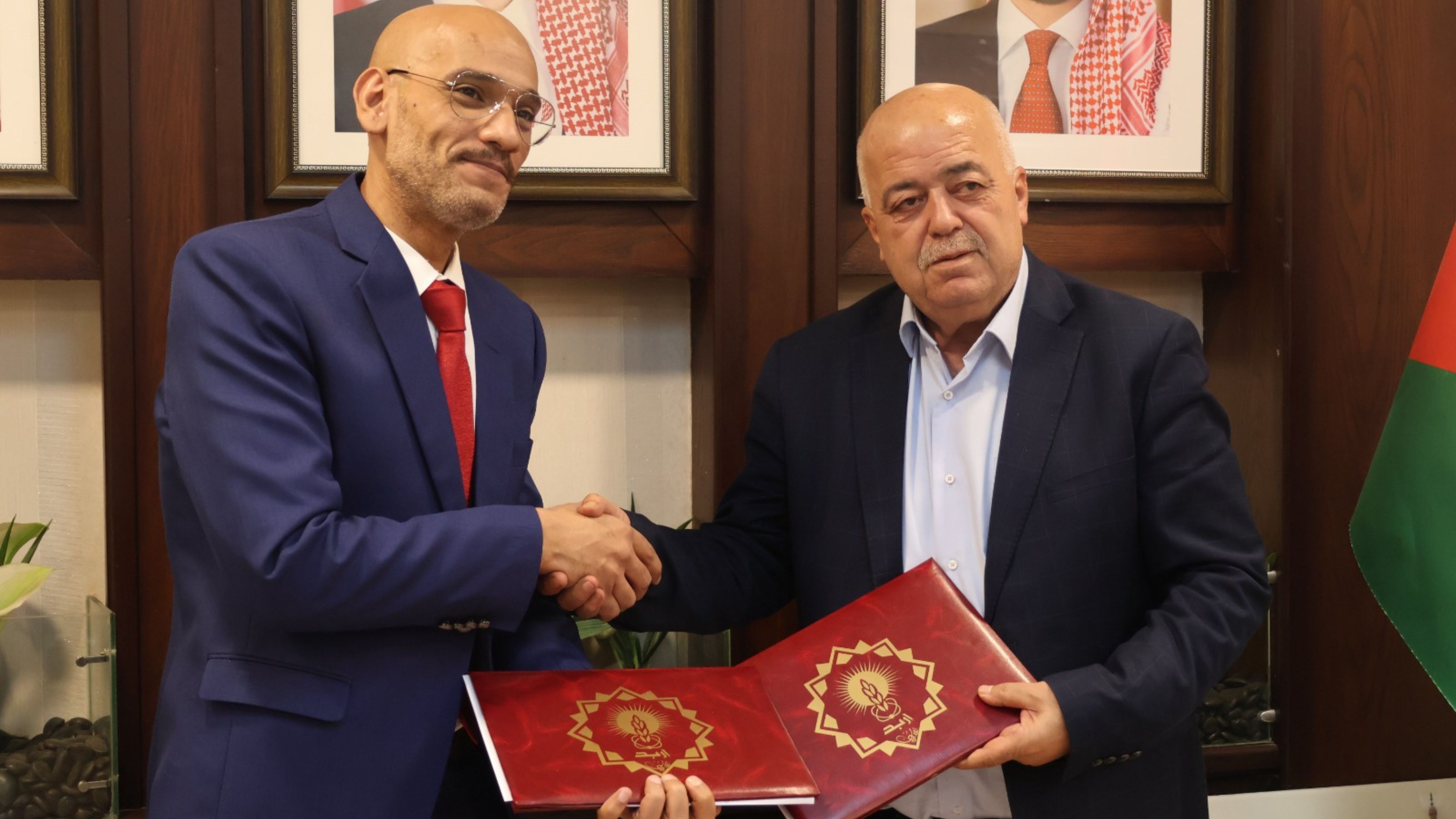  بلدية إربد توقع اتفاقية لإنشاء أول مأوى للكلاب الضالة  