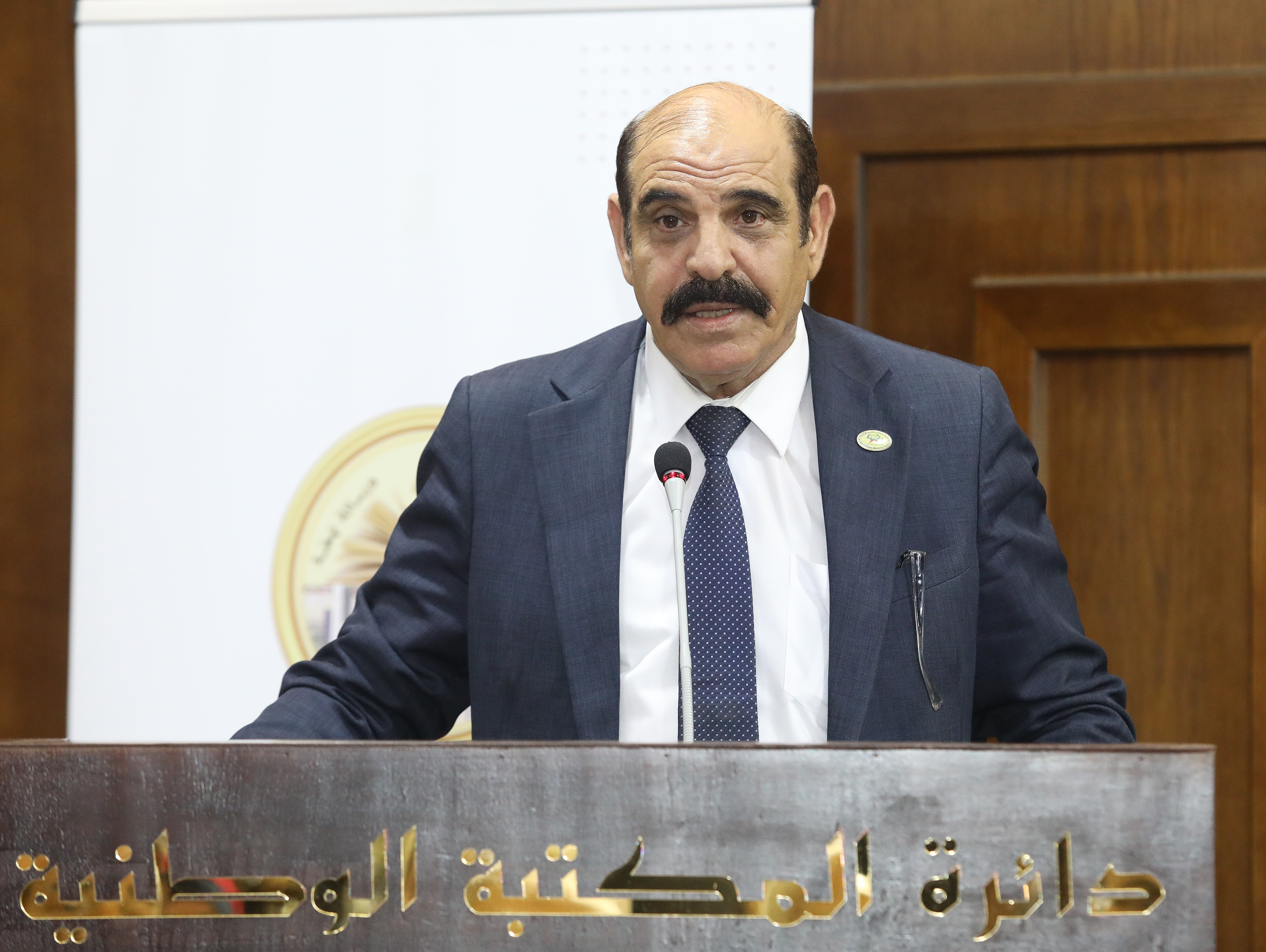  الروابدة يرعى إشهار كتاب &quot;حدثتني الشمس&quot; للأديبة شريفة الشواورة