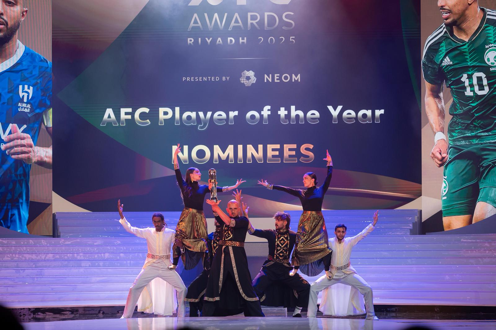  الأمير علي يحضر حفل توزيع جوائز الاتحاد الآسيوي والدوسري يظفر بجائزة أفضل لاعب 