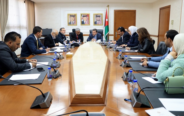 "الآثار النيابية" تبحث خطة لتعزيز القطاع السياحي