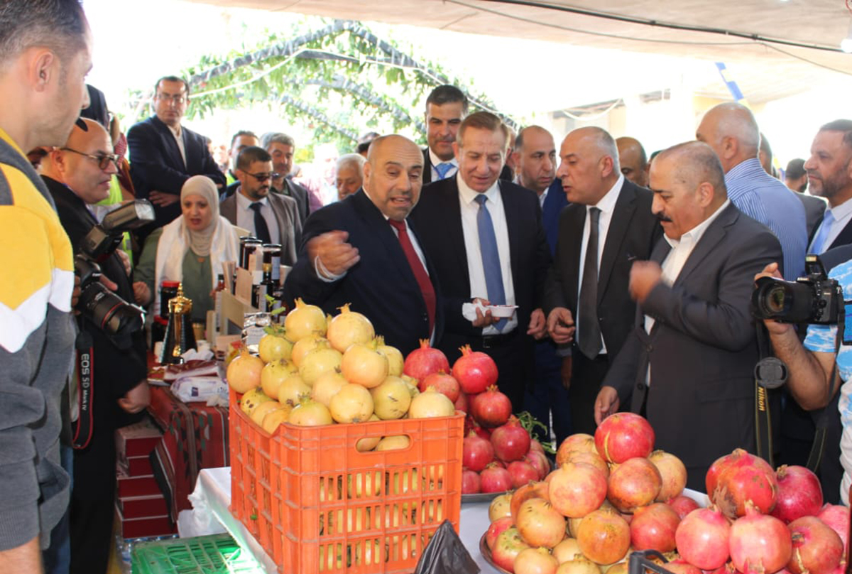  وزير الزراعة يفتتح مهرجان الرمان والمنتجات الريفية في إربد