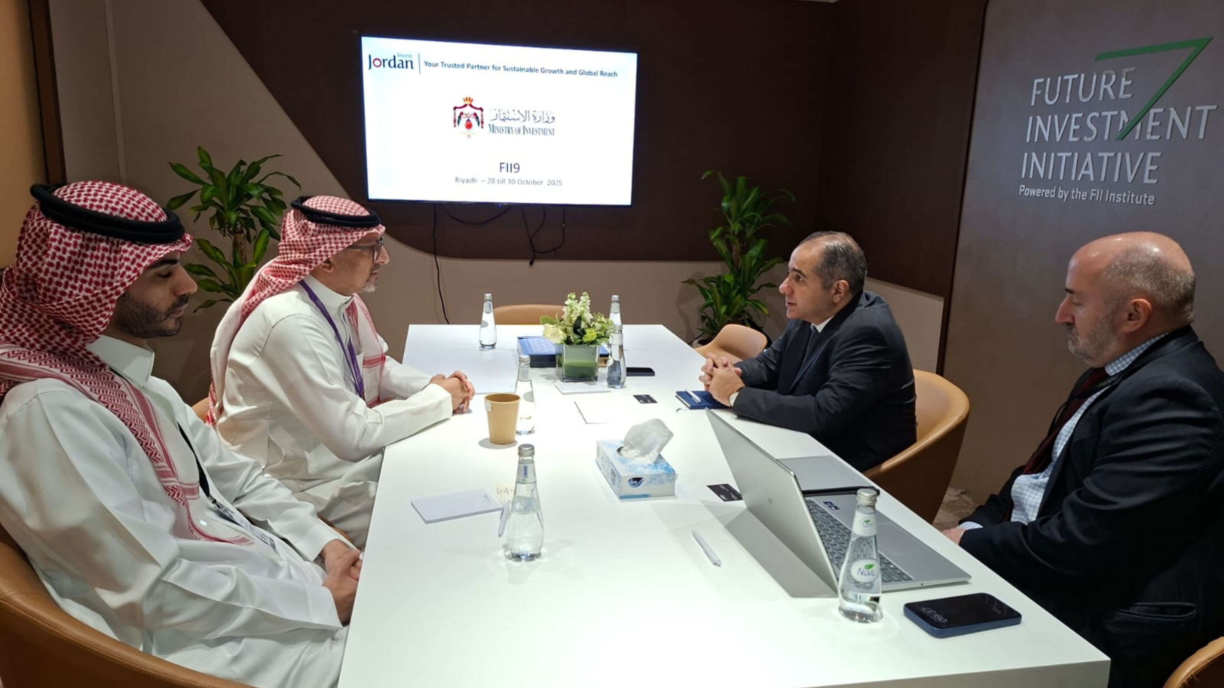  وزير الاستثمار يعقد لقاءات مع شركات ضمن مؤتمر مبادرة مستقبل الاستثمار في الرياض