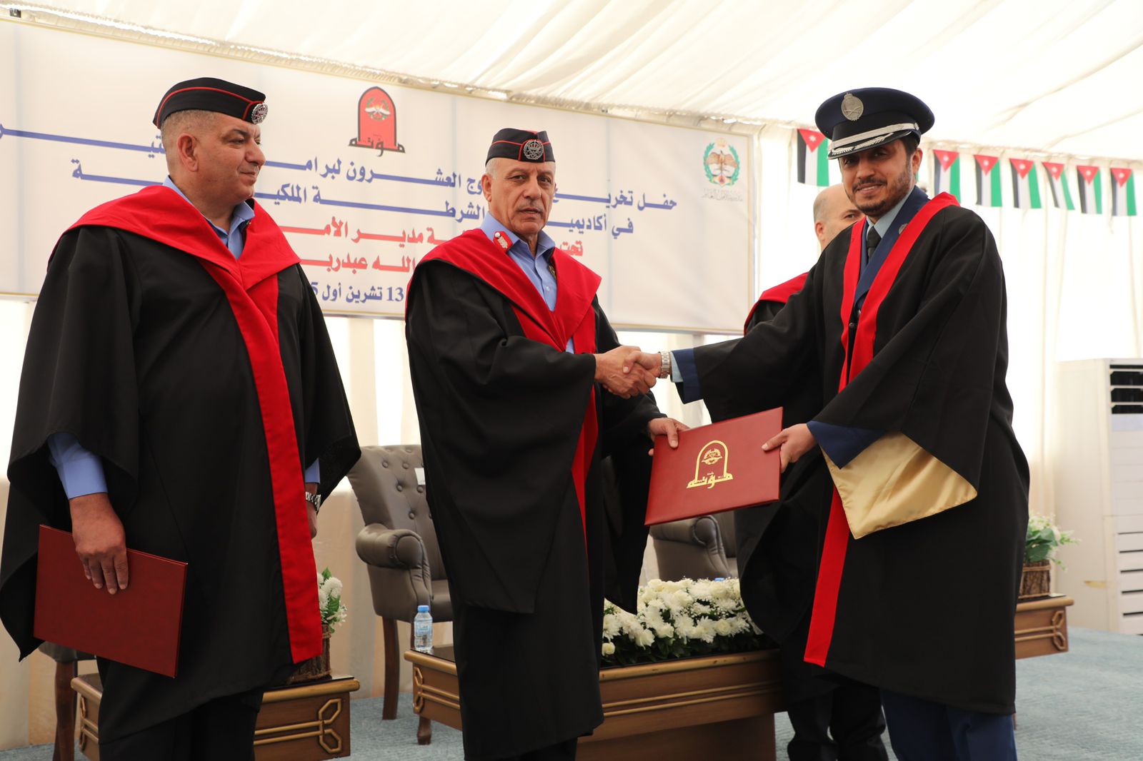 مدير الأمن العام يرعى حفل تخريج الفوج الـ20 من طلبة الماجستير في أكاديمية الشرطة